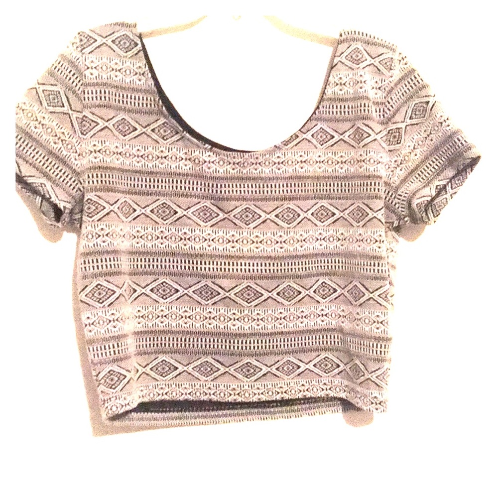 Geometrical print crop top!